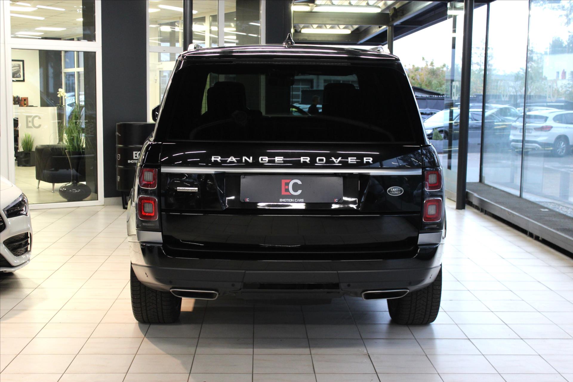 Land Rover</span> Range Rover