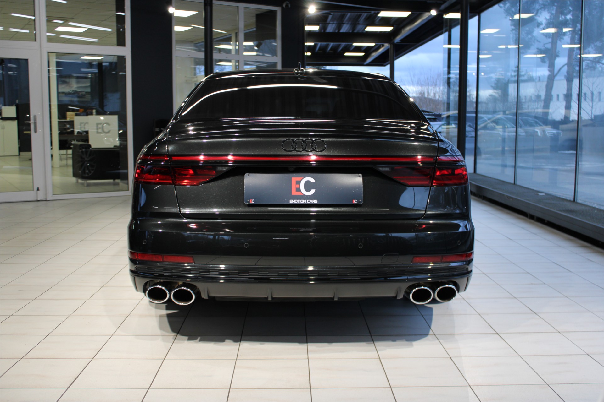 Audi S8