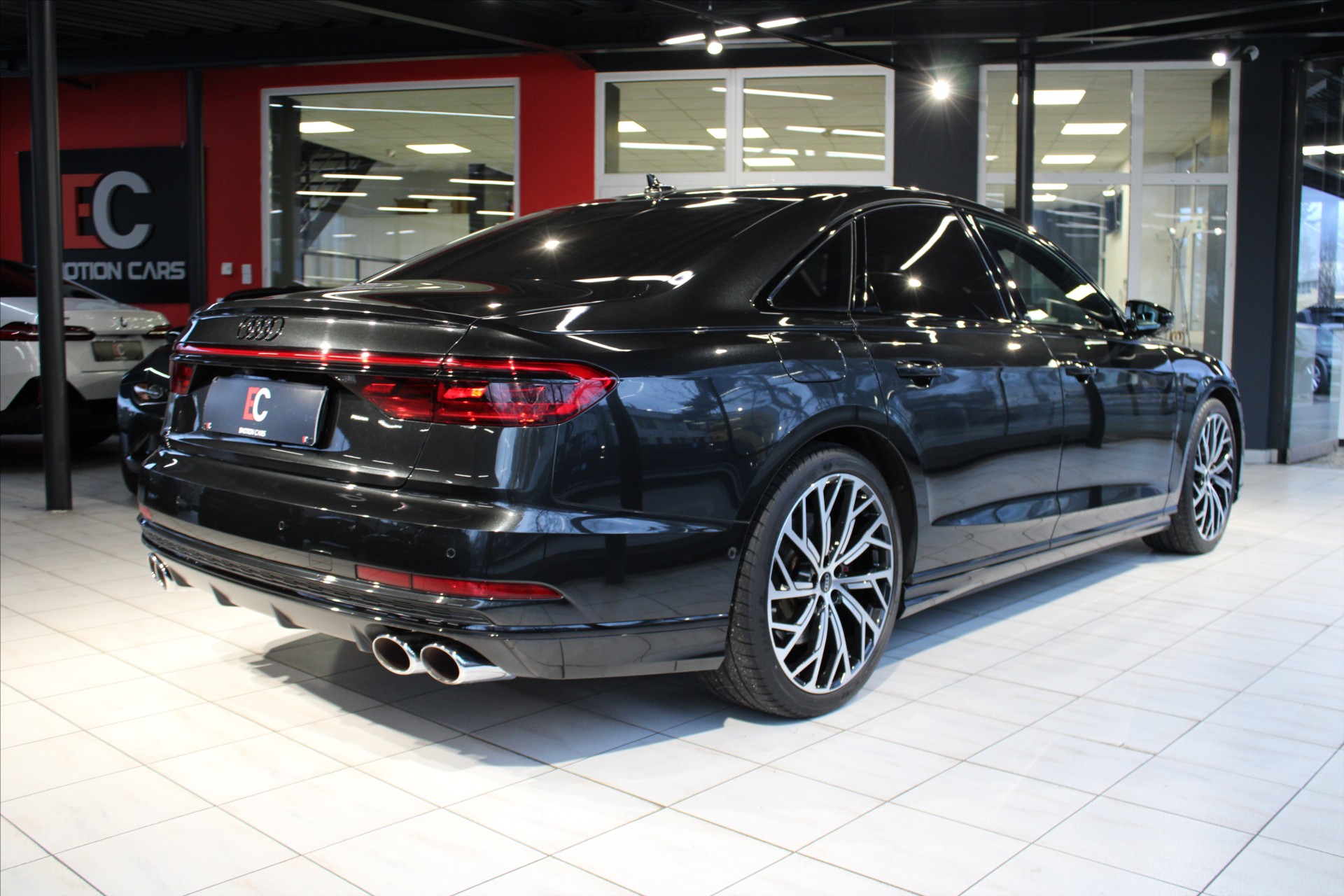 Audi S8